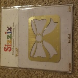 Sizzix Simple Impressions Embossing Folder Bow.